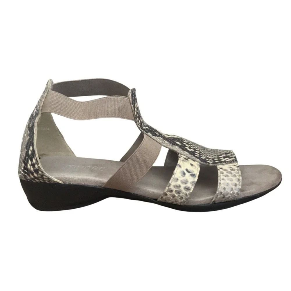 MUNRO snakeskin detail sandals SZ: 8
